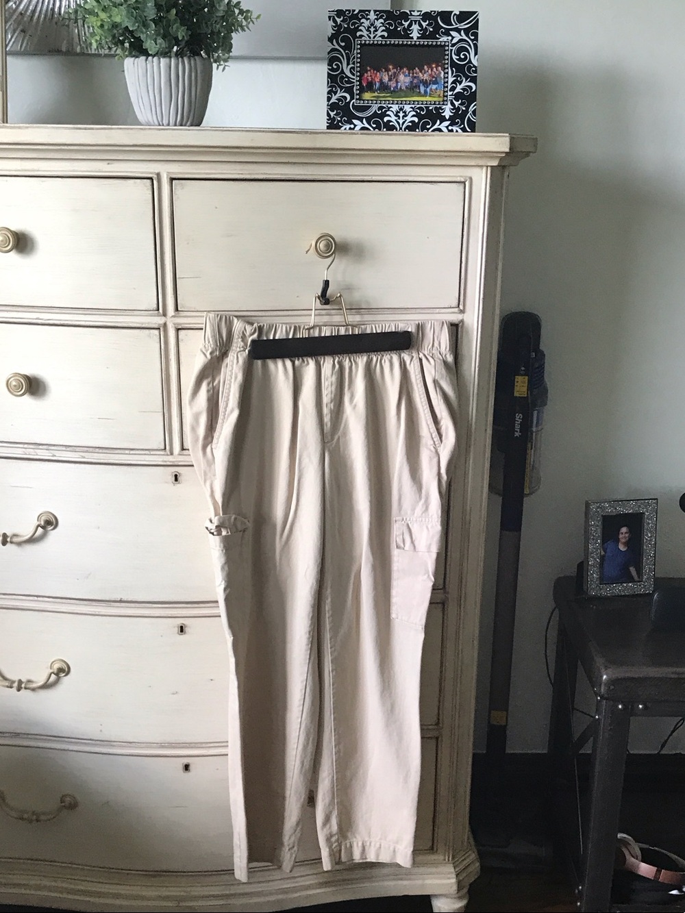 GAP Men's Light Beige Cargo Pants with Elastic Waist